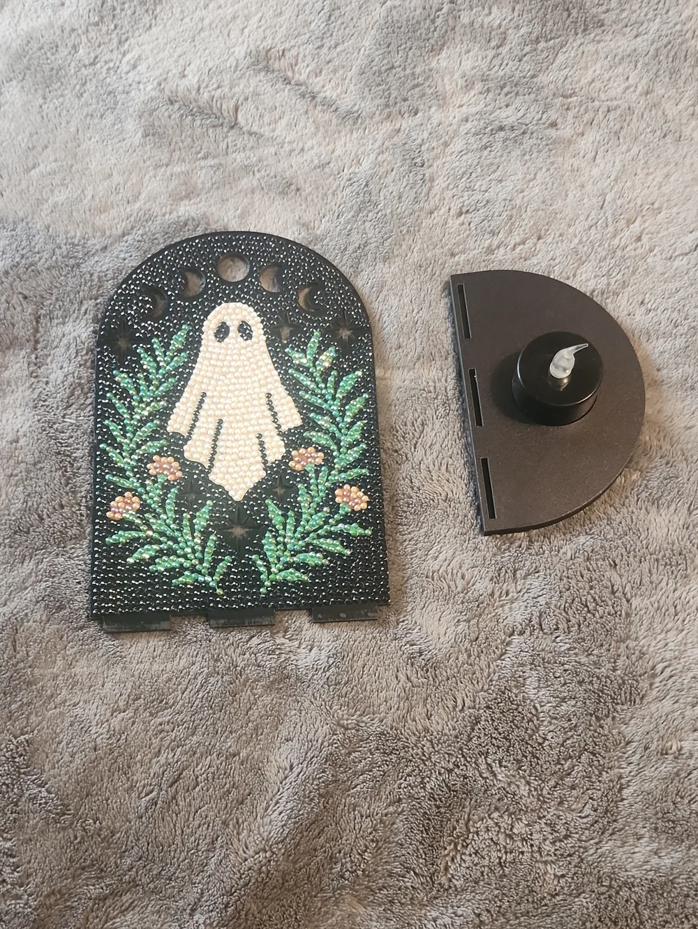 Diamond Painting - Ghost Light Decor (Completed & Sealed)